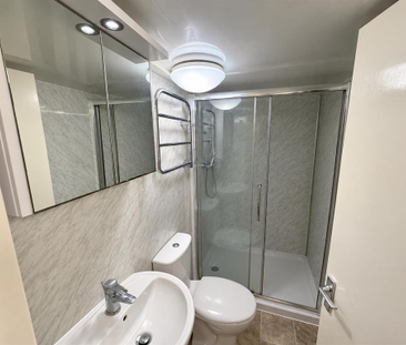 1 bedroom in a house share to rent - Photo 5