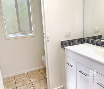 LOCATION PERFECT! - Photo 6