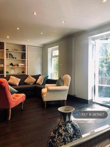 3 bedroom terraced house to rent - Photo 3