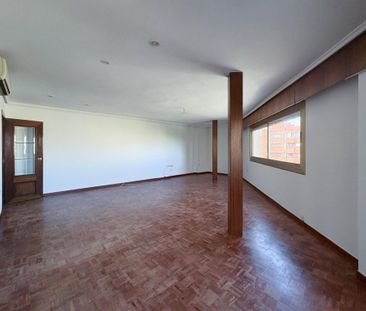 4 room luxury Apartment for rent in Valencia - Photo 5