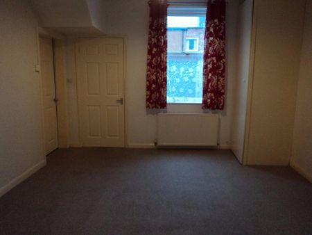3 bedroom terraced house to rent - Photo 3