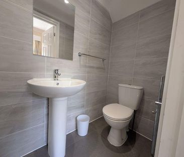 1 bedroom in a house share to rent - Photo 6