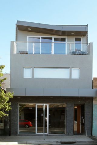 2 LEVELS, 2 BEDS, 2 BATHS, IN BOUTIQUE GROUP! - Photo 5