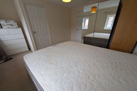 3 bedroom semi-detached house to rent - Photo 5