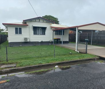 THREE BEDROOM QUEENSLANDER -QUIET AREA - Photo 3