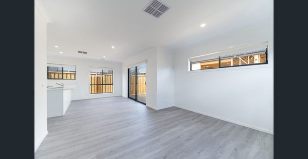 **RECEIVE ONE MONTH’S FREE RENT, ASK US HOW! Brand New 4-Bedroom Home for Lease – Wyndham Vale - Photo 1