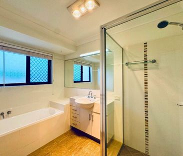 MODERN 4-BED, 2-BATH FAMILY HOME WITH EXPANSIVE ENTERTAINMENT AREA ... - Photo 2