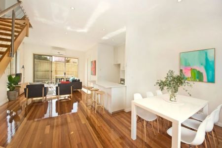 Unit 1/393 Nepean Highway, Mordialloc. - Photo 4