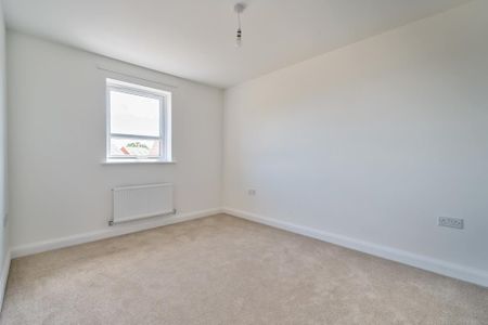 4 bedroom detached house to rent - Photo 4