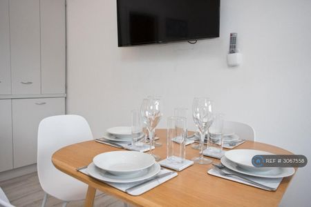 1 bedroom semi-detached house to rent - Photo 2