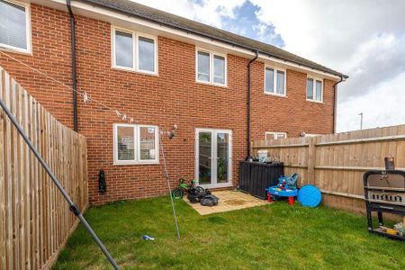 3 bedroom terraced house to rent - Photo 4