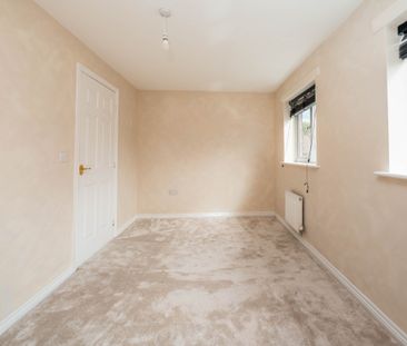 Oakwood Grove, Radcliffe, M26 - Photo 1