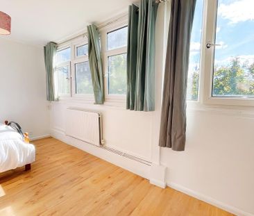 4 bedroom flat share to rent - Photo 2