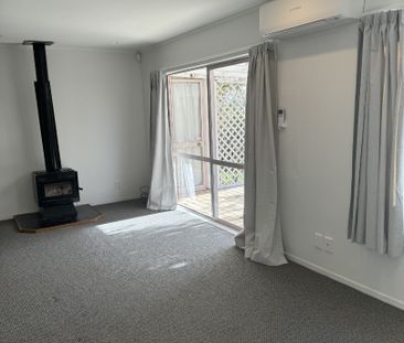 Private three bedroom - Photo 2