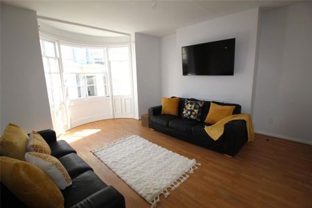 4 bedroom terraced house to rent - Photo 2