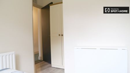 Room in shared apartment for rent in Inns Quay, Dublin - Photo 3