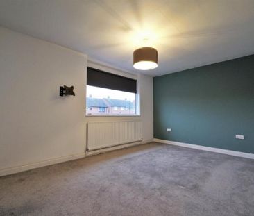 2 bedroom semi-detached house to rent - Photo 5