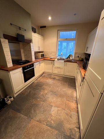 2 bedroom terraced house to rent - Photo 4