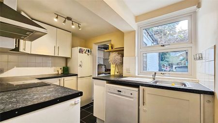 Farnell Road, Staines-upon-Thames, Surrey, TW18 4HT - Photo 2