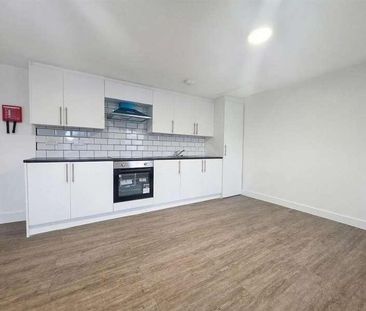 Silver Street, Enfield, EN1 - Photo 1