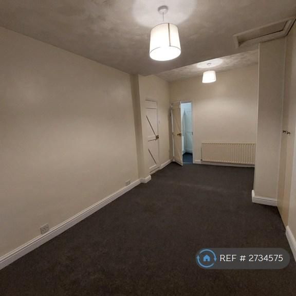 2 bedroom end of terrace house to rent - Photo 1