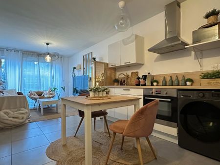 Location Appartement 2 pièces 44m² VILLEFRANCHE SUR SAONE 69400 - Photo 2