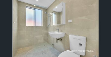 Charming 2 Bedroom First Level Apartment - Photo 5