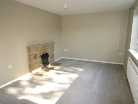 3 bedroom end of terrace house to rent - Photo 2