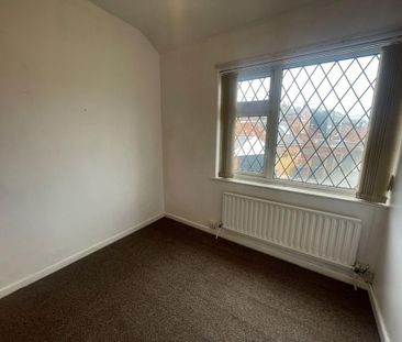 4 bedroom semi-detached house to rent - Photo 6