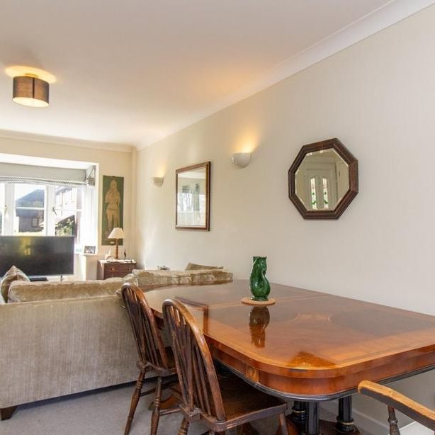 2 bedroom end of terrace house to rent - Photo 1