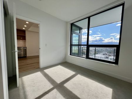 Bertram Beauty: 1 Bdrm+Den on the 28th Floor - Photo 2