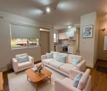 Spacious 2 Bedroom Unit Ground Floor - Photo 3