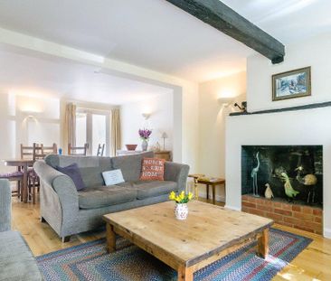 2 bedroom semi-detached house to rent - Photo 2