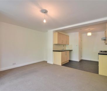 North Approach, Watford, Hertfordshire, WD25 - Photo 1