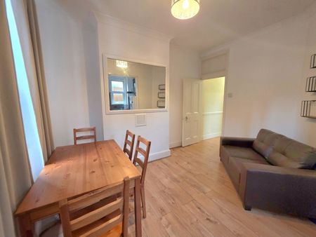 3 Bed Flat, Doverfield Road, SW2 - Photo 3