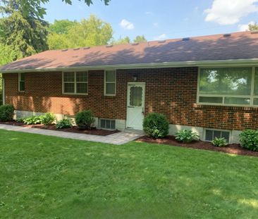 For Lease - 582 Mulock Court Unit# B, Newmarket, Ontario - Photo 4