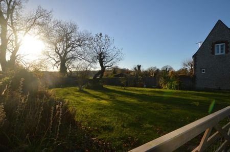 2 bedroom semi-detached house to rent - Photo 2