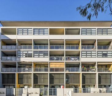 Stylish Living Sanctuary - 'Linc' - Photo 4