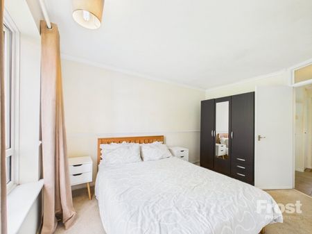 Courtlands, Maidenhead, Berkshire,SL6 - Photo 3