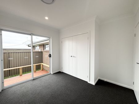 Sophisticated Living in the Heart of Gledswood Hills - Photo 2
