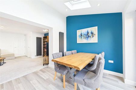 4 bedroom semi-detached house to rent - Photo 4