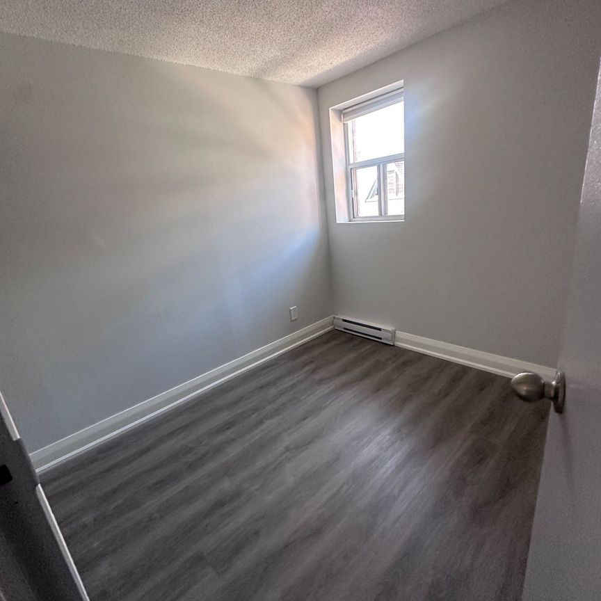 For Lease - 99 Bellevue Avenue Unit# 9, Toronto, Ontario - Photo 1