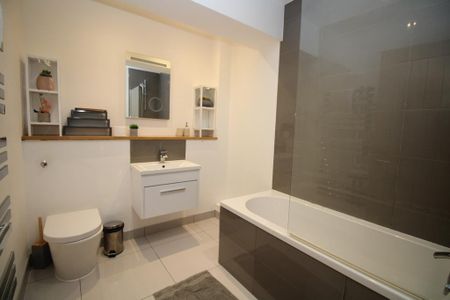 2 bedroom apartment to rent - Photo 3