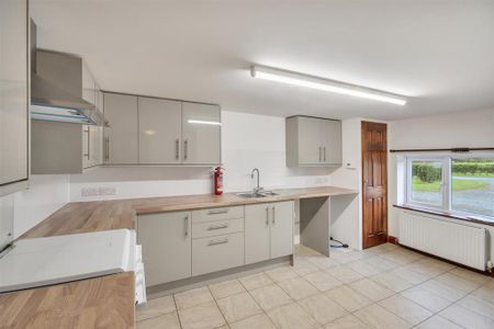 1 bedroom semi-detached bungalow to rent - Photo 3