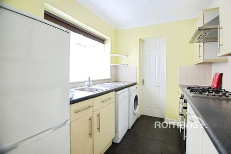 4 bedroom detached house to rent - Photo 3