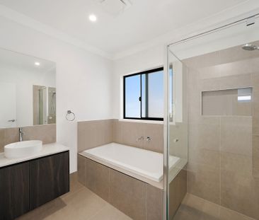 Spacious Family Home in Sought-After Greenbank - Photo 5