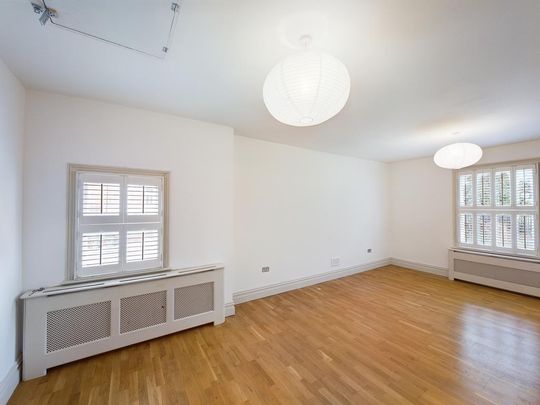 3 bedroom flat to rent - Photo 1