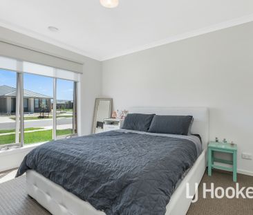 Comfort & Convenience in a Prime Officer Location - Photo 6