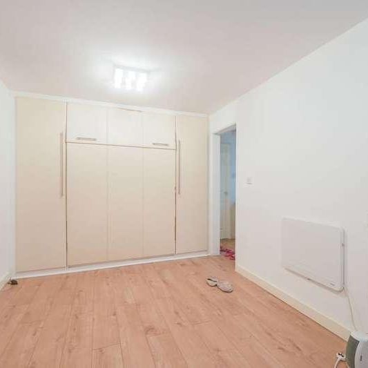 Elmley Close, Beckton, E6 - Photo 1