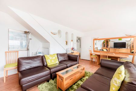2 Bed Maisonette, St Giles High Street, WC2H - Photo 5